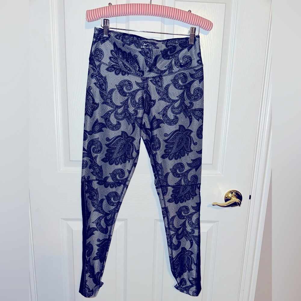 Nike Women’s Dri-Fit leggings-MED